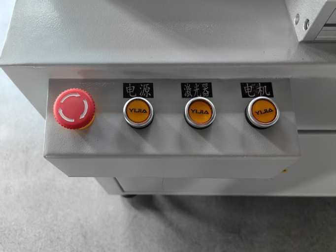 automated, double-sided fiber laser marking machine 1