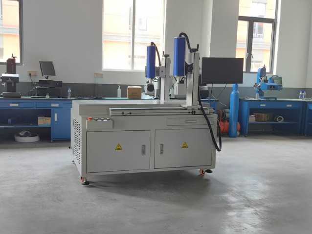 automated, double-sided fiber laser marking machine 3