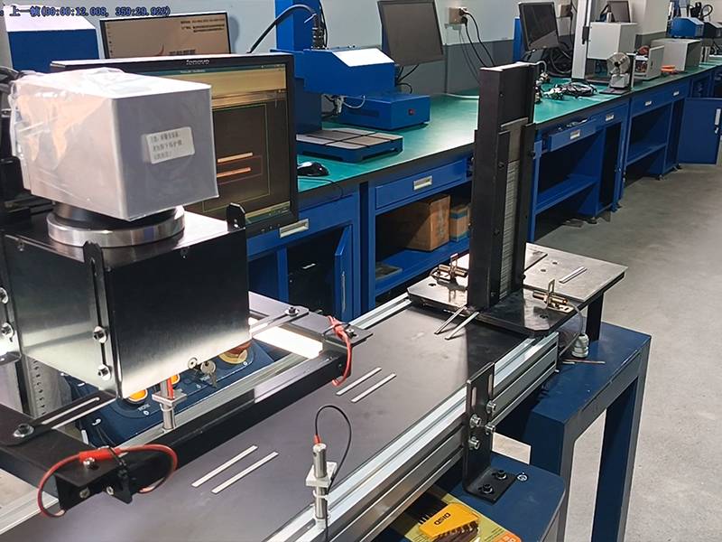 cylinder ejector automatic loading and visual positioning