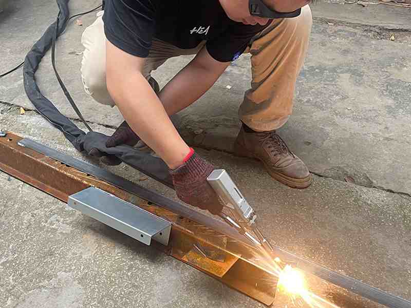 Welding dissimilar metals