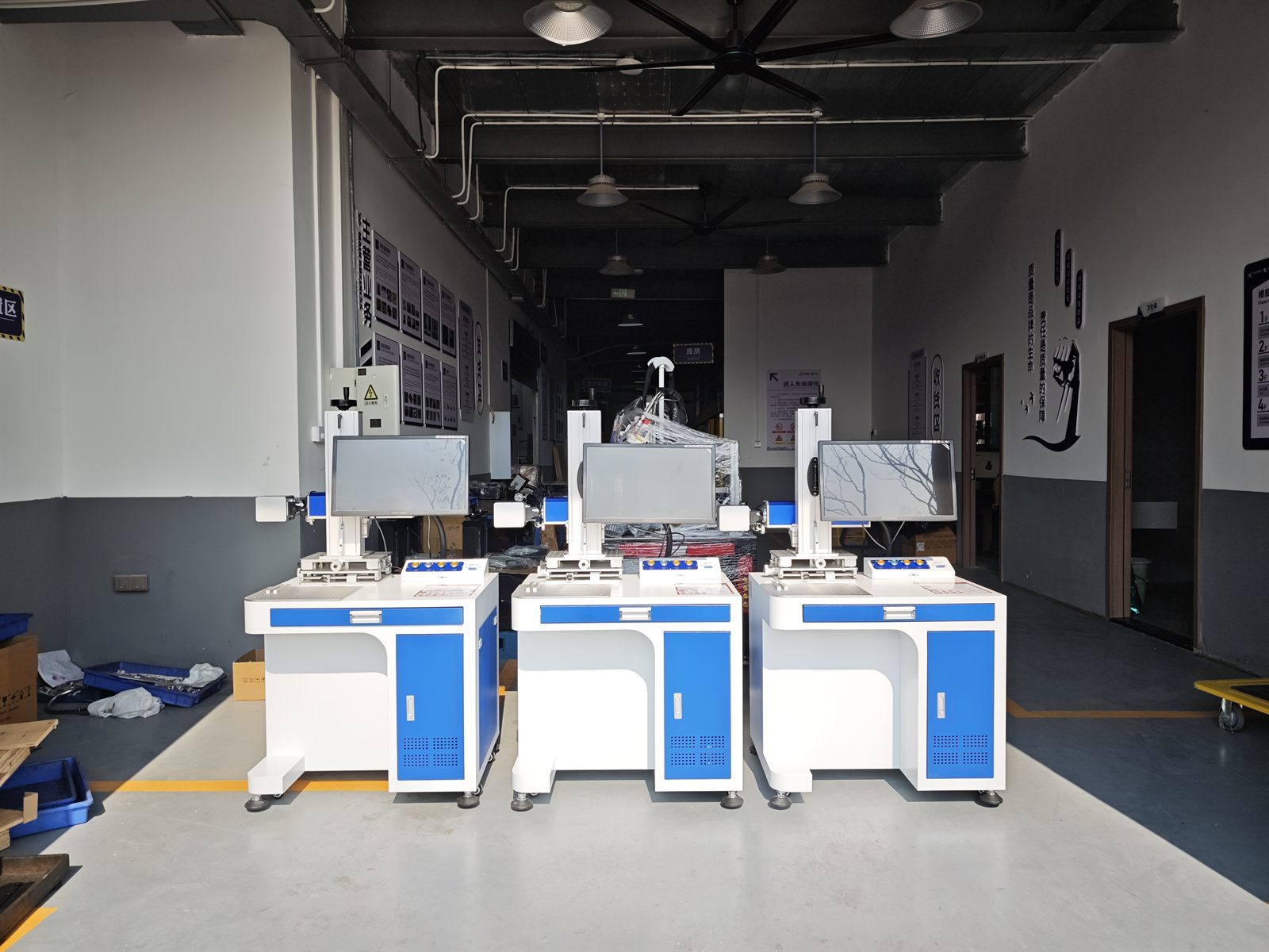 Manual X-Y axis focus adjustment platform under the desktop fiber laser marking system