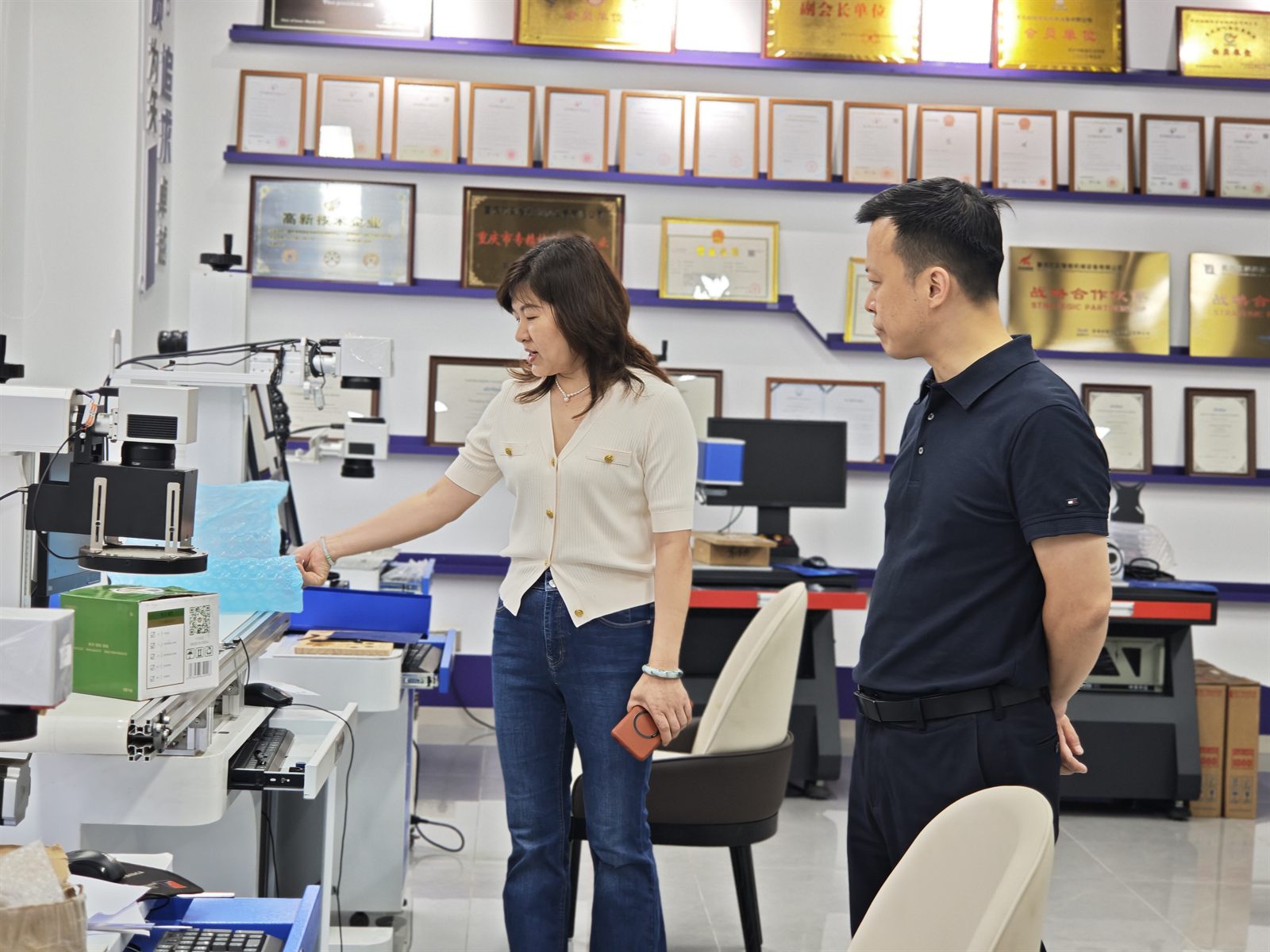 Beibei committee delegation touring Chongqing Zixu Machine Works production workshop