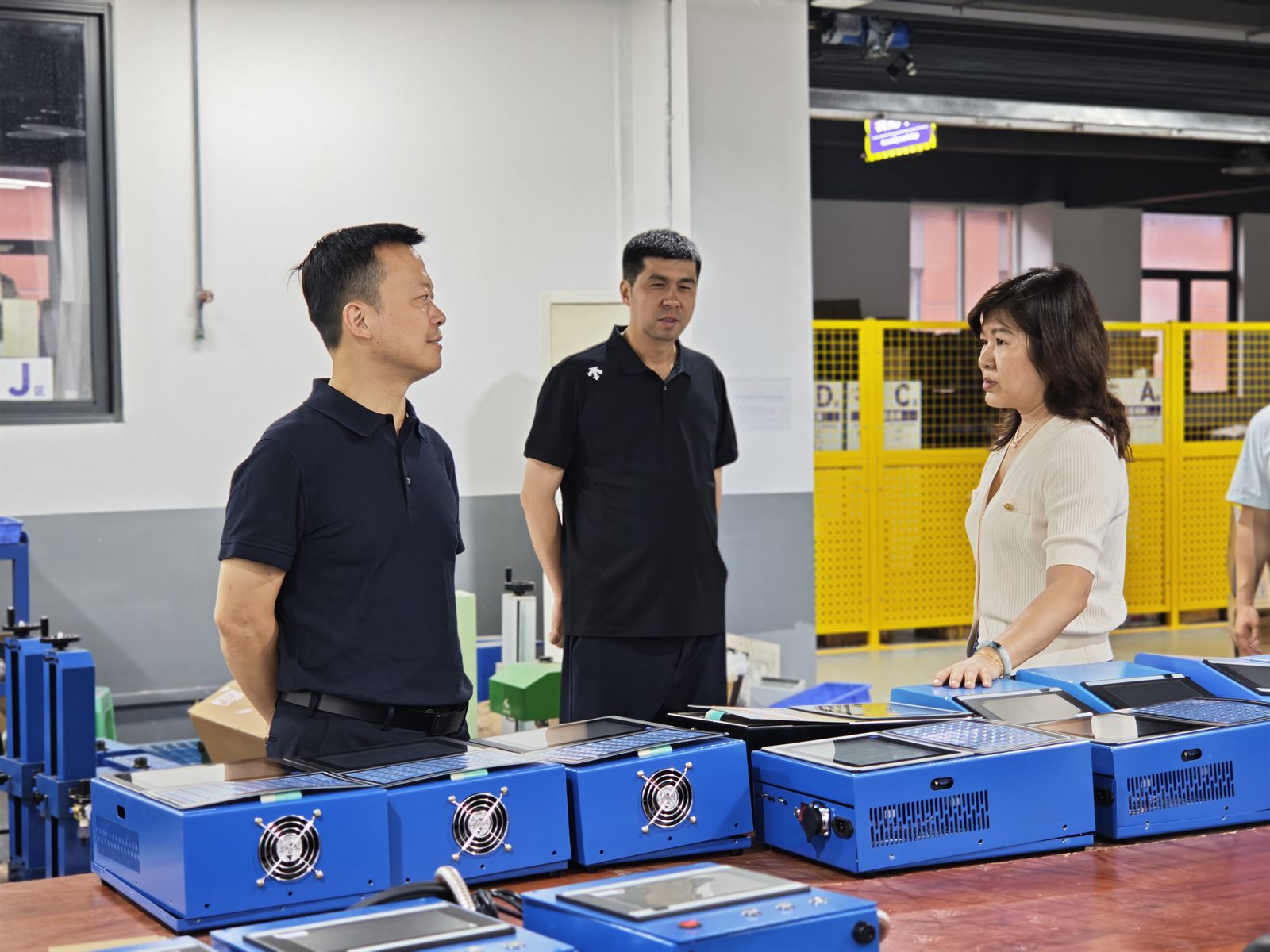 Factory tour during Beibei committee visit to Chongqing Zixu Machine Works