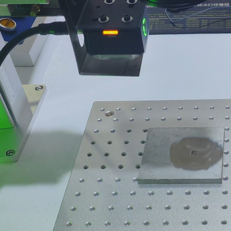 MOPA fiber laser marking machine scanner over the worktable